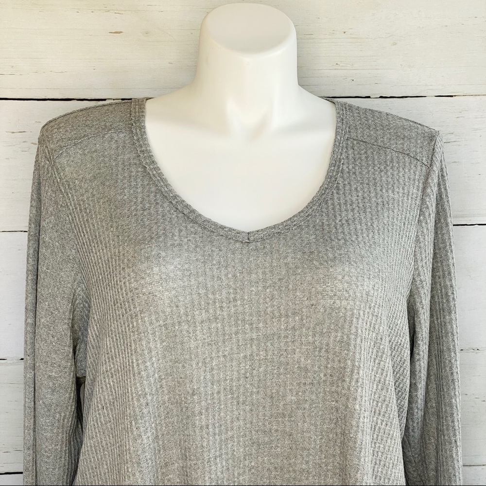 NWT B.L.E.U Waffle Knit Gray V Neck Long Sleeve - Picture 7 of 7